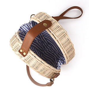 Bali Beach Bag with a Twist - www.outfitzing.com